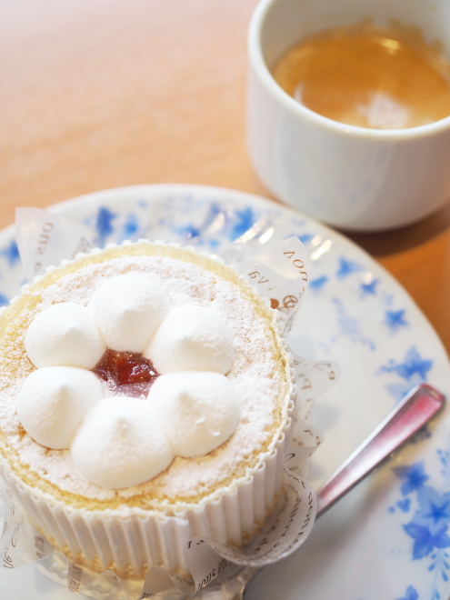 苺のシフォンケーキ