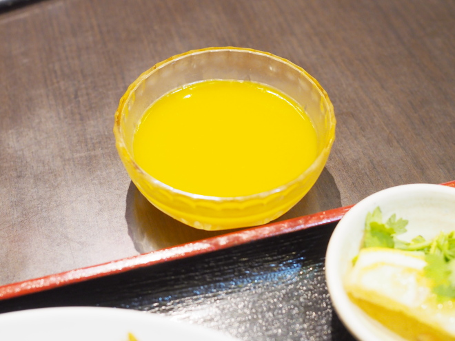 ランチセットのマンゴーゼリー